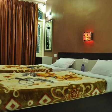 Hotel Kiran Palace Βαρανάσι Εξωτερικό φωτογραφία