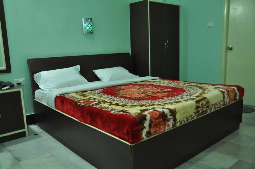 Hotel Kiran Palace Βαρανάσι Δωμάτιο φωτογραφία