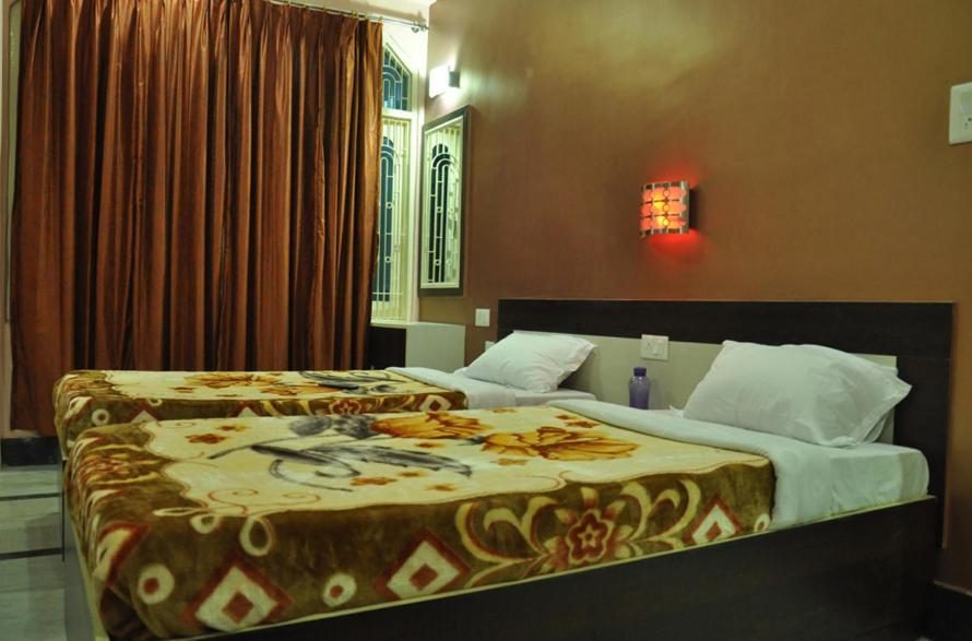 Hotel Kiran Palace Βαρανάσι Εξωτερικό φωτογραφία